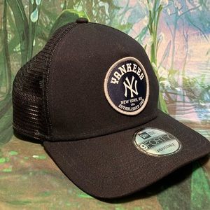New era, Yankees 9Forty adjustable cap. Yankees blue. You know the color ~.^